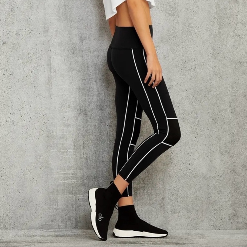 ALO Black and white High-Waisted Leggings